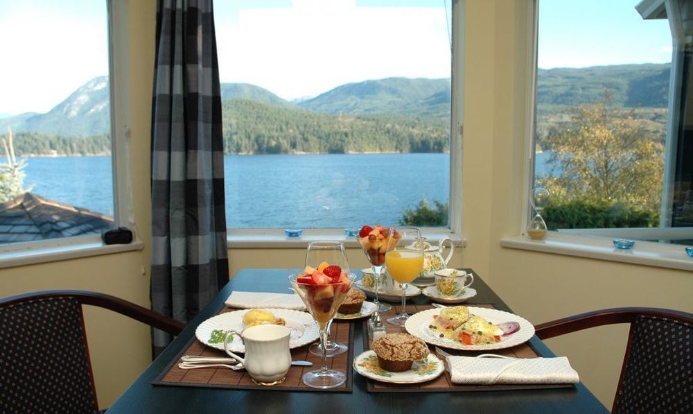 At The Shore Bed And Breakfast Sechelt Ngoại thất bức ảnh