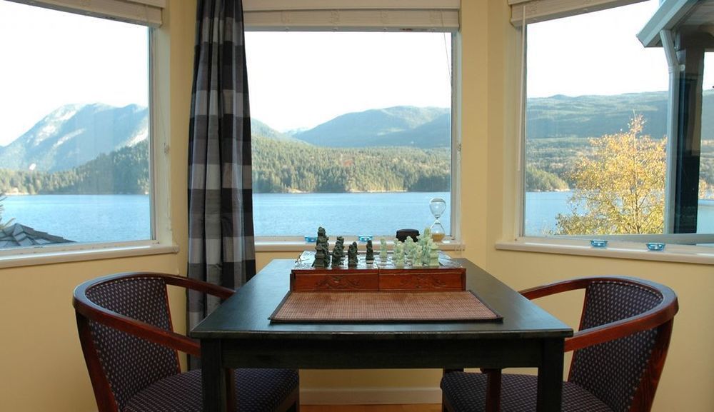 At The Shore Bed And Breakfast Sechelt Ngoại thất bức ảnh