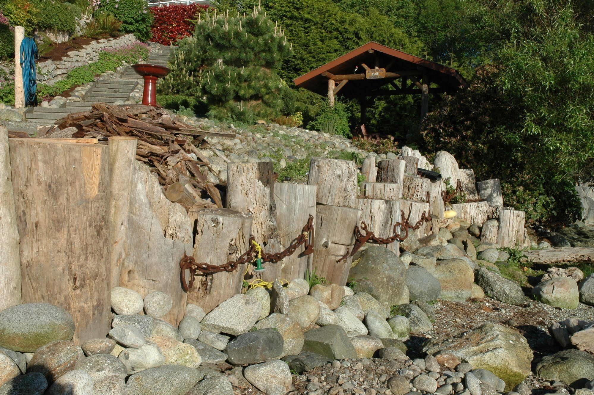 At The Shore Bed And Breakfast Sechelt Ngoại thất bức ảnh