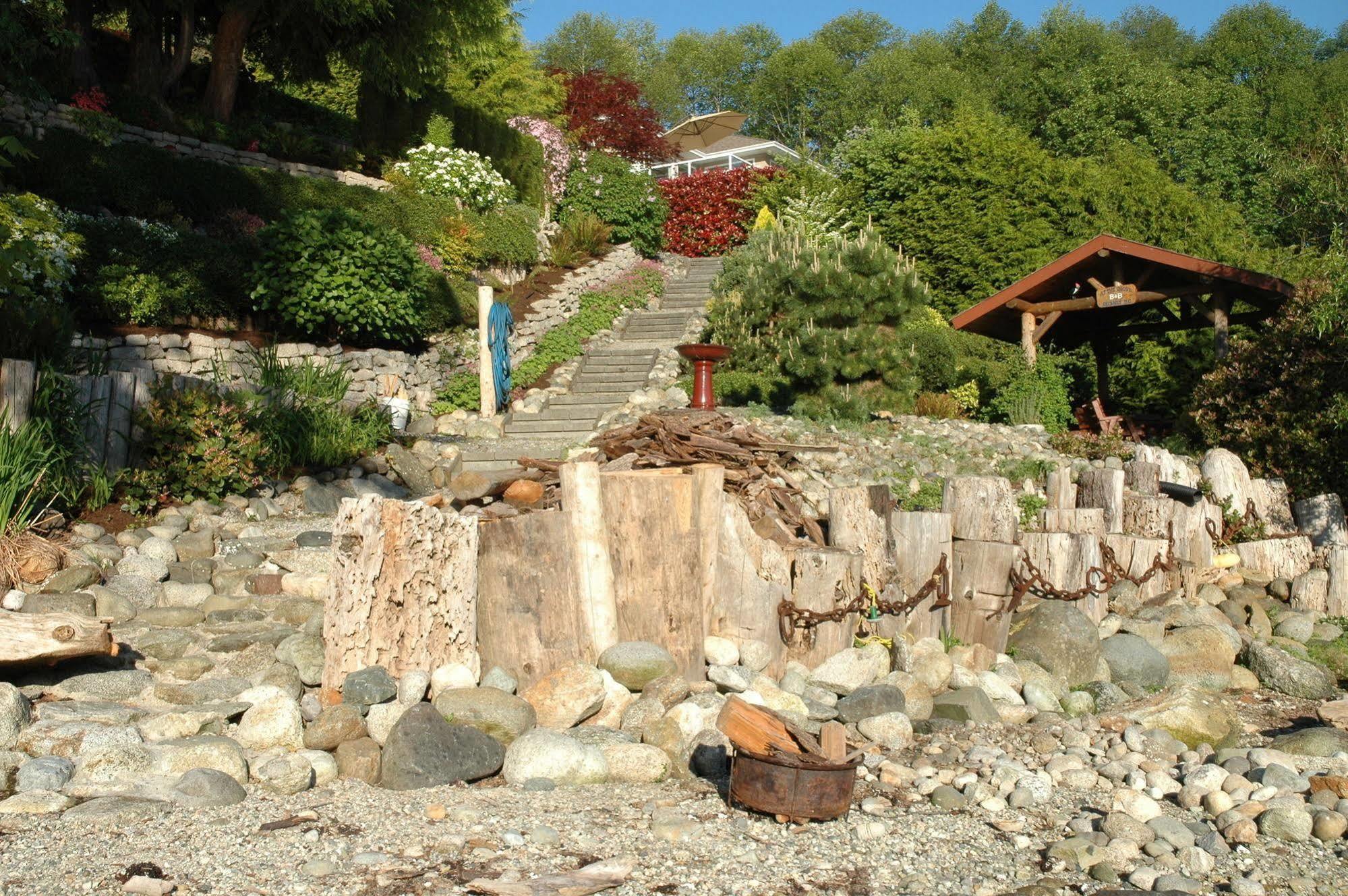 At The Shore Bed And Breakfast Sechelt Ngoại thất bức ảnh